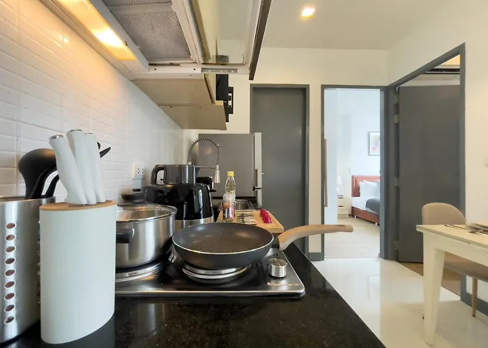 Appartamento 150m To Bts L Workspace L Pool And Gym L Sontana Bangkok